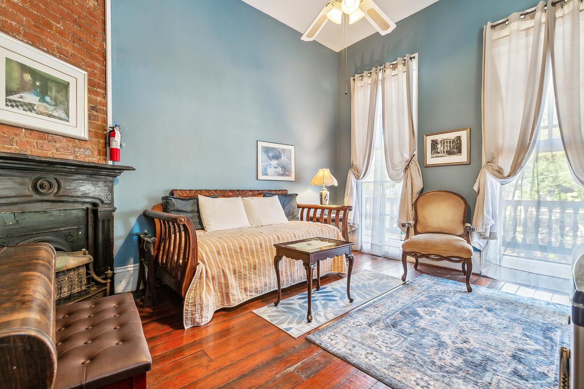 Garden District Bed And Breakfast Ню Орлиънс Екстериор снимка