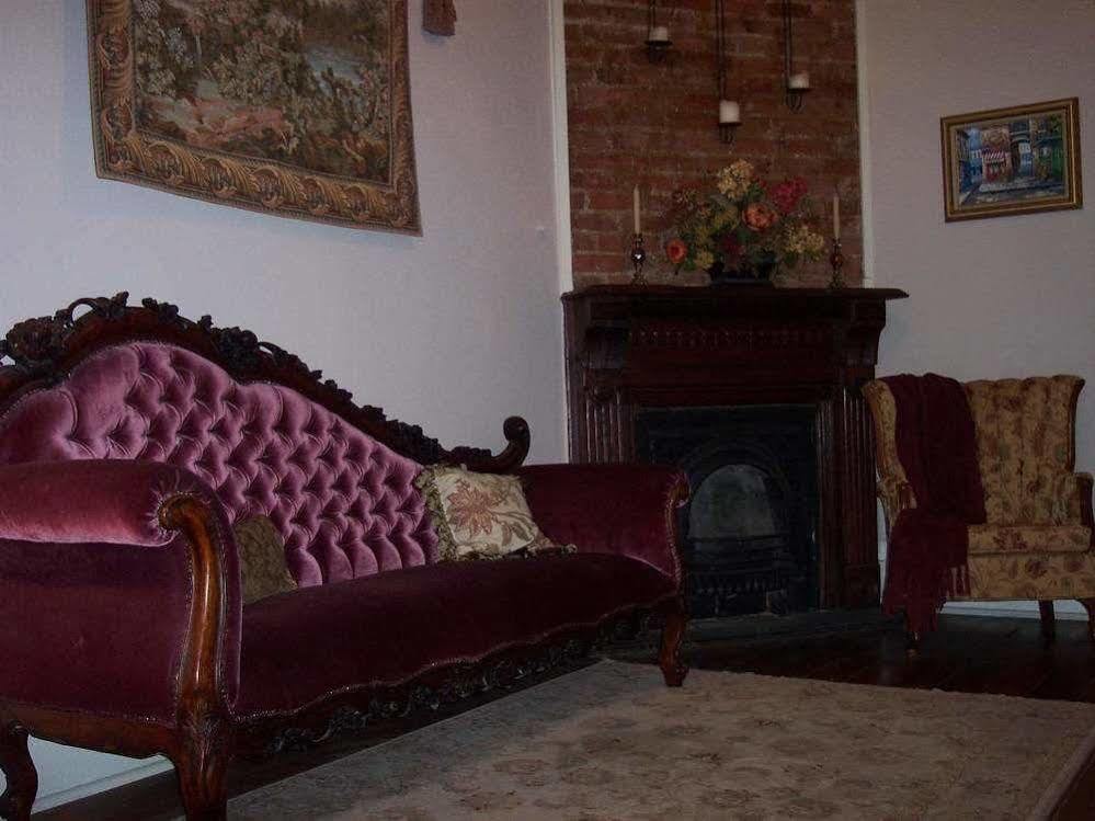 Garden District Bed And Breakfast Ню Орлиънс Стая снимка